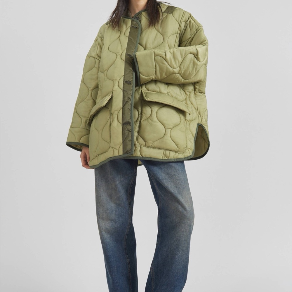 The Frankie Shop Olive Quilted Puffer Jacket - Picture 5 of 9